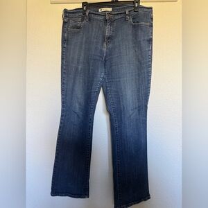 Levi's Women's Boot Cut Jeans in Classic Blue